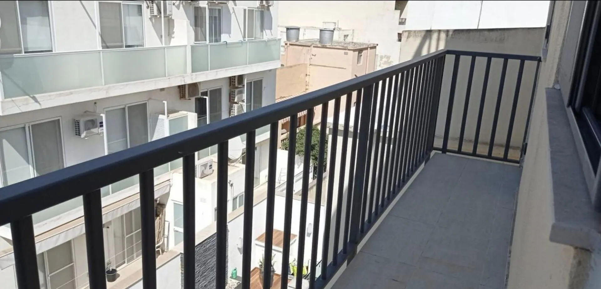 Bright Room Shared Bath Balcony For Woman Only Is-Swieqi Malta